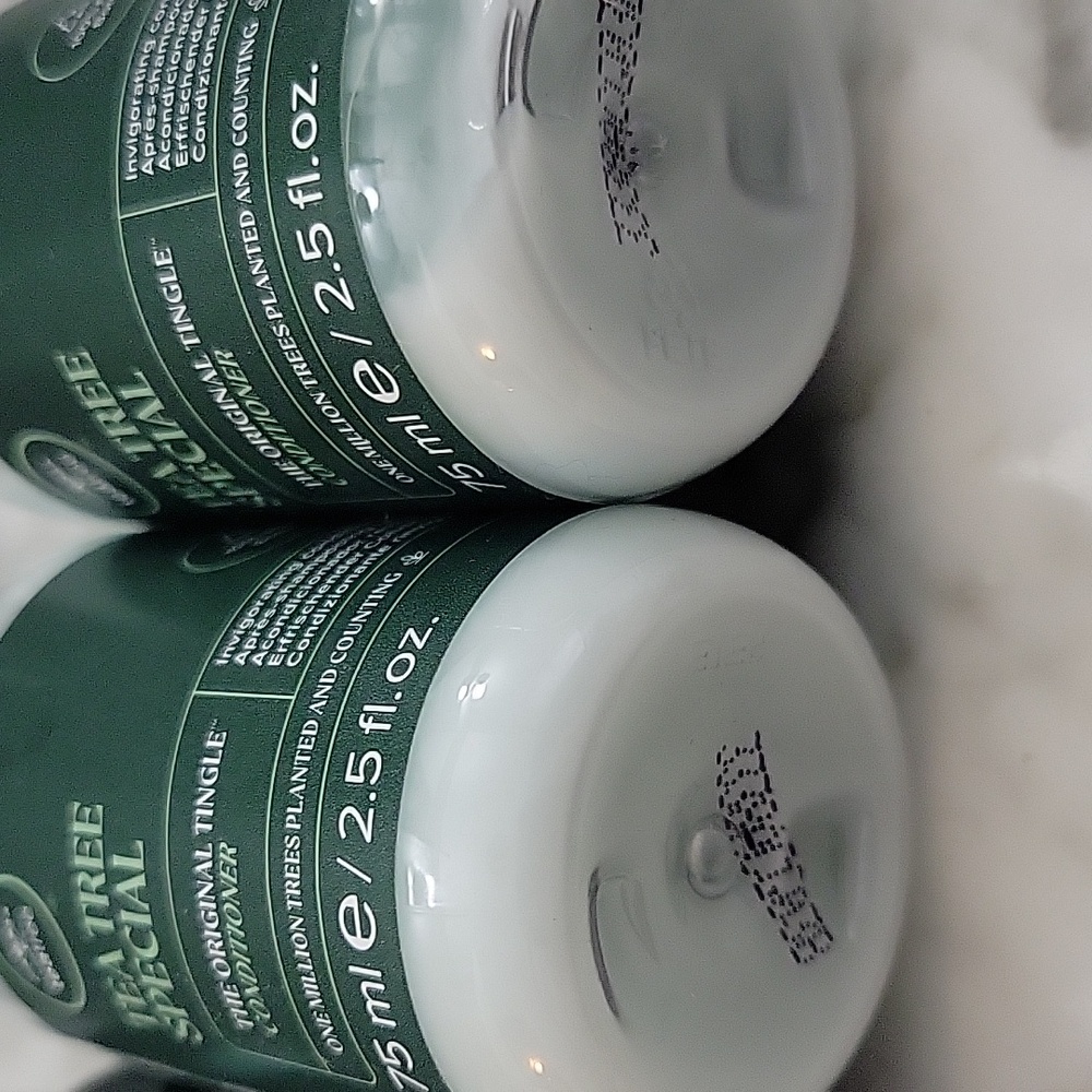 Paul Mitchell Tea Tree Bundle - Picture 7 of 7